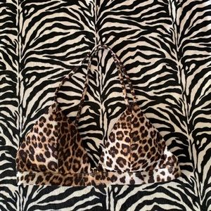 🔥3/$20🔥 H&M Leopard Bikini Top